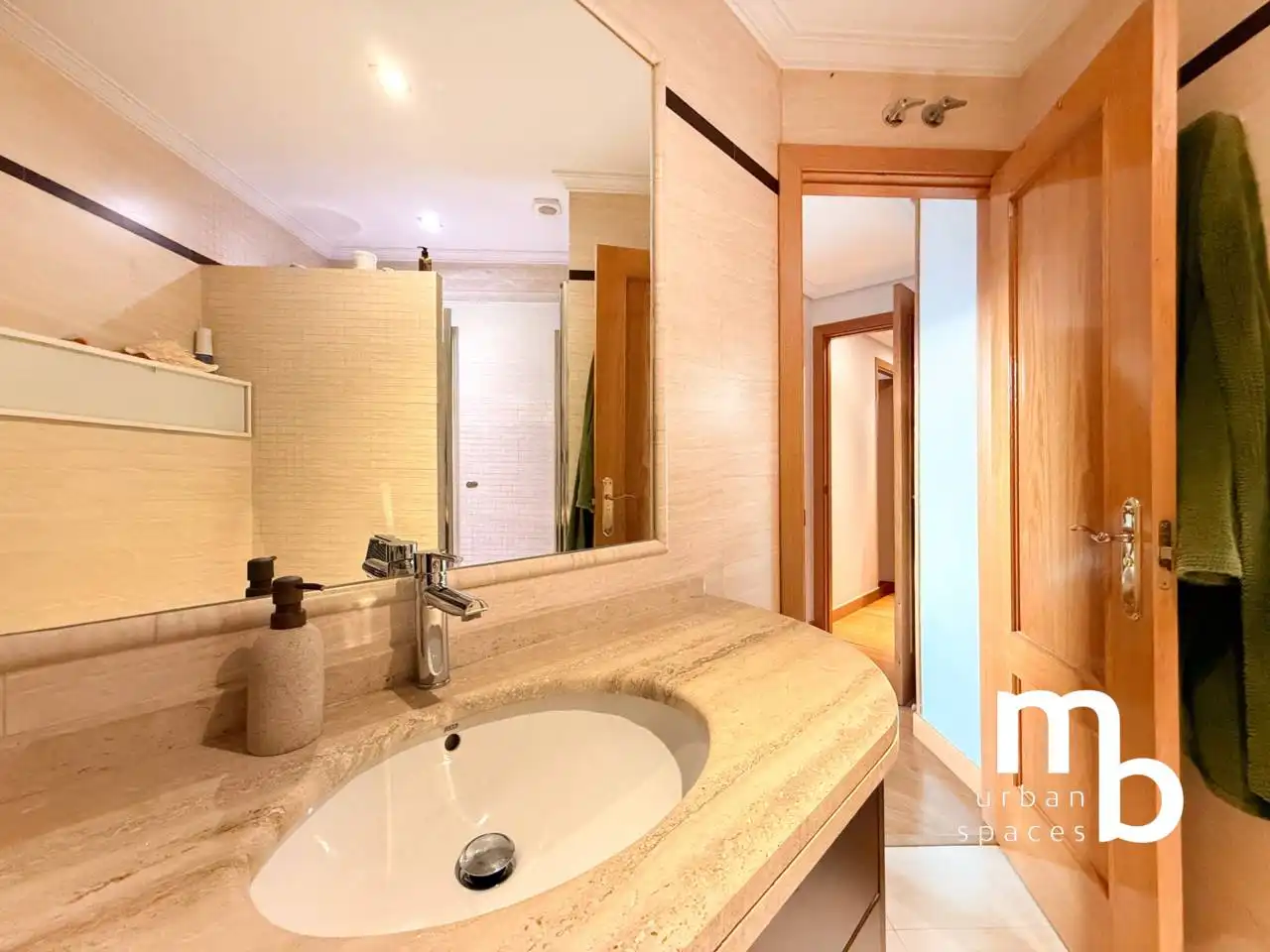Baño de Piso en venta en Madrid con Aire acondicionado, Calefacción y Parquet