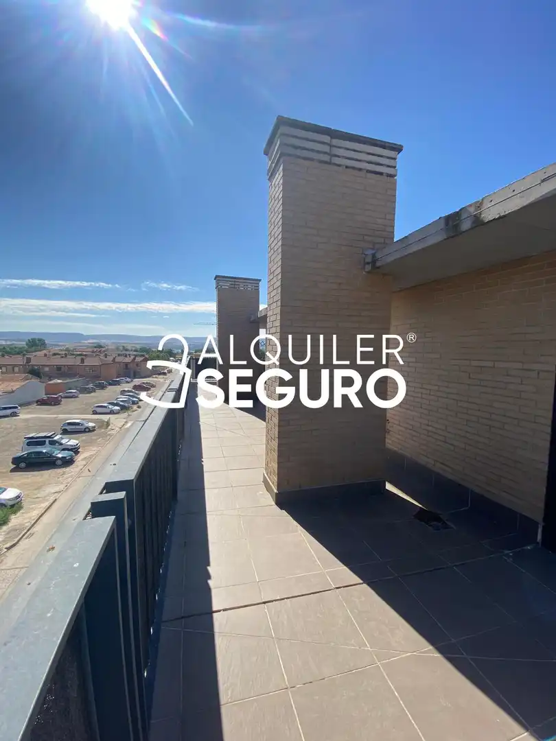 Vista exterior de Pis de lloguer en Marchamalo amb Aire condicionat, Calefacció i Terrassa
