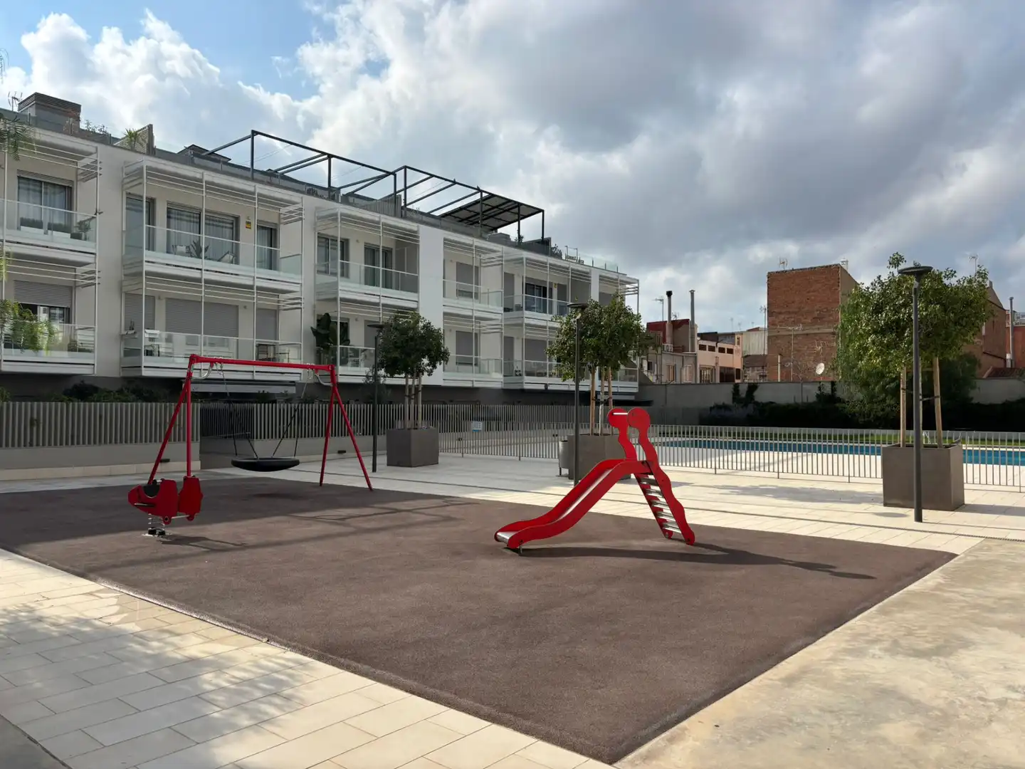 Piscina de Pis en venda en Badalona amb Aire condicionat, Calefacció i Parquet