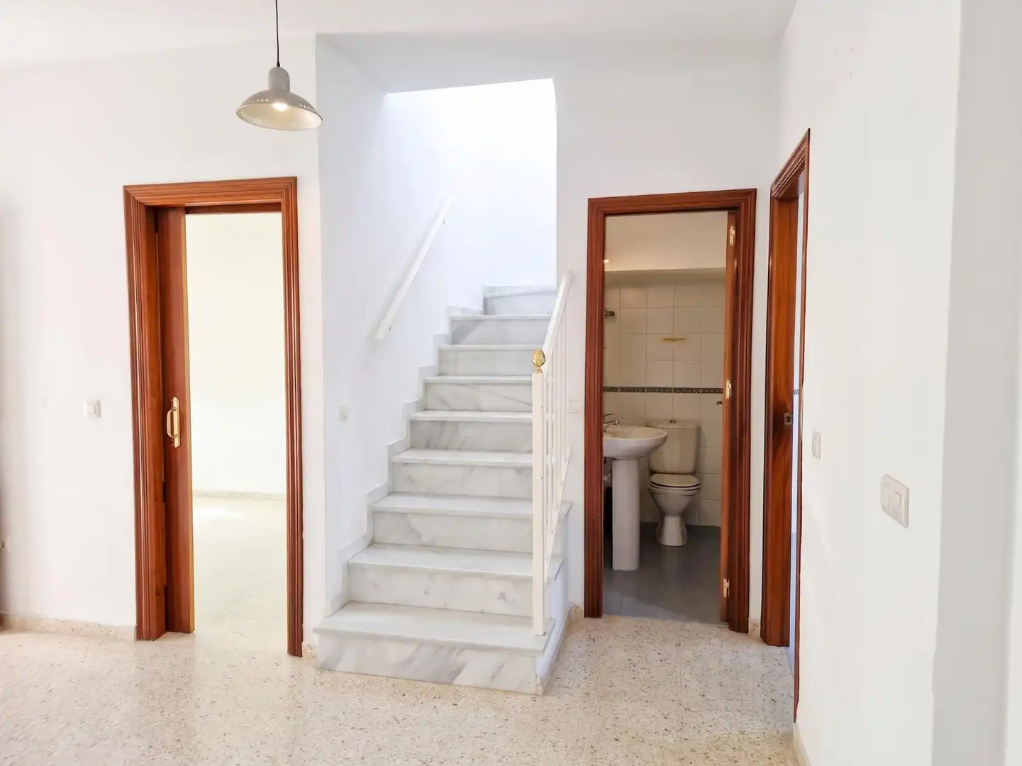 Casa adosada en venda en Umbrete amb Aire condicionat, Calefacció i Jardí privat