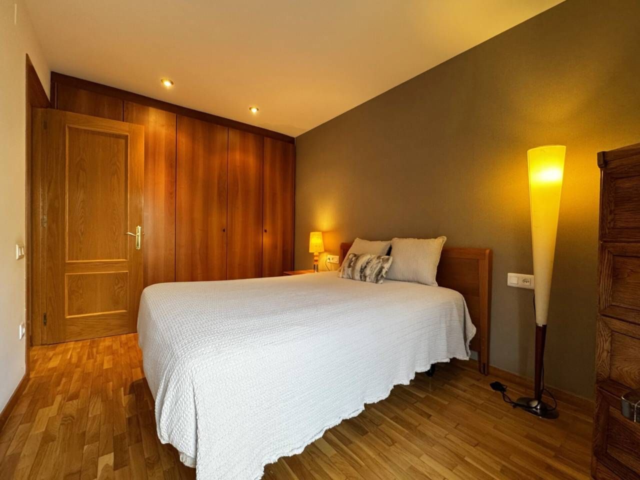 Bedroom of Flat to rent in Manresa  with Air Conditioner, Heating and Storage room