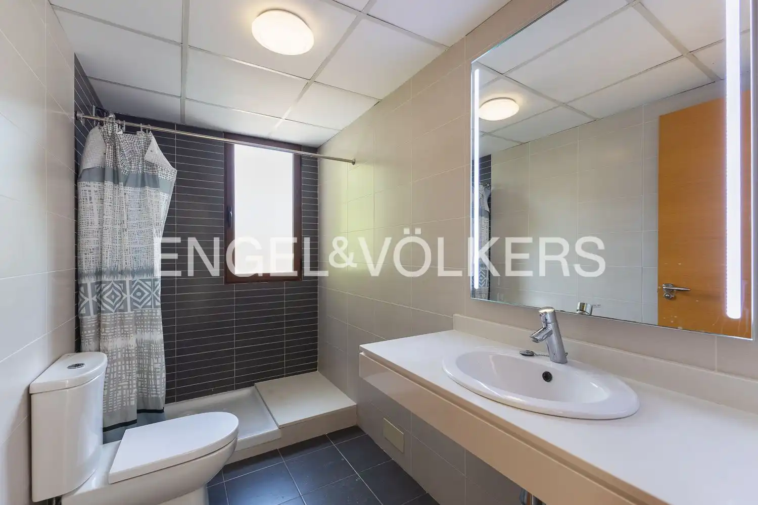 Bathroom of Detached homes for rent in Rocafort  with Air Conditioner, Heating and Parquet flooring