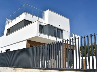 Maison rustique avec piscine à vendre à Coloma