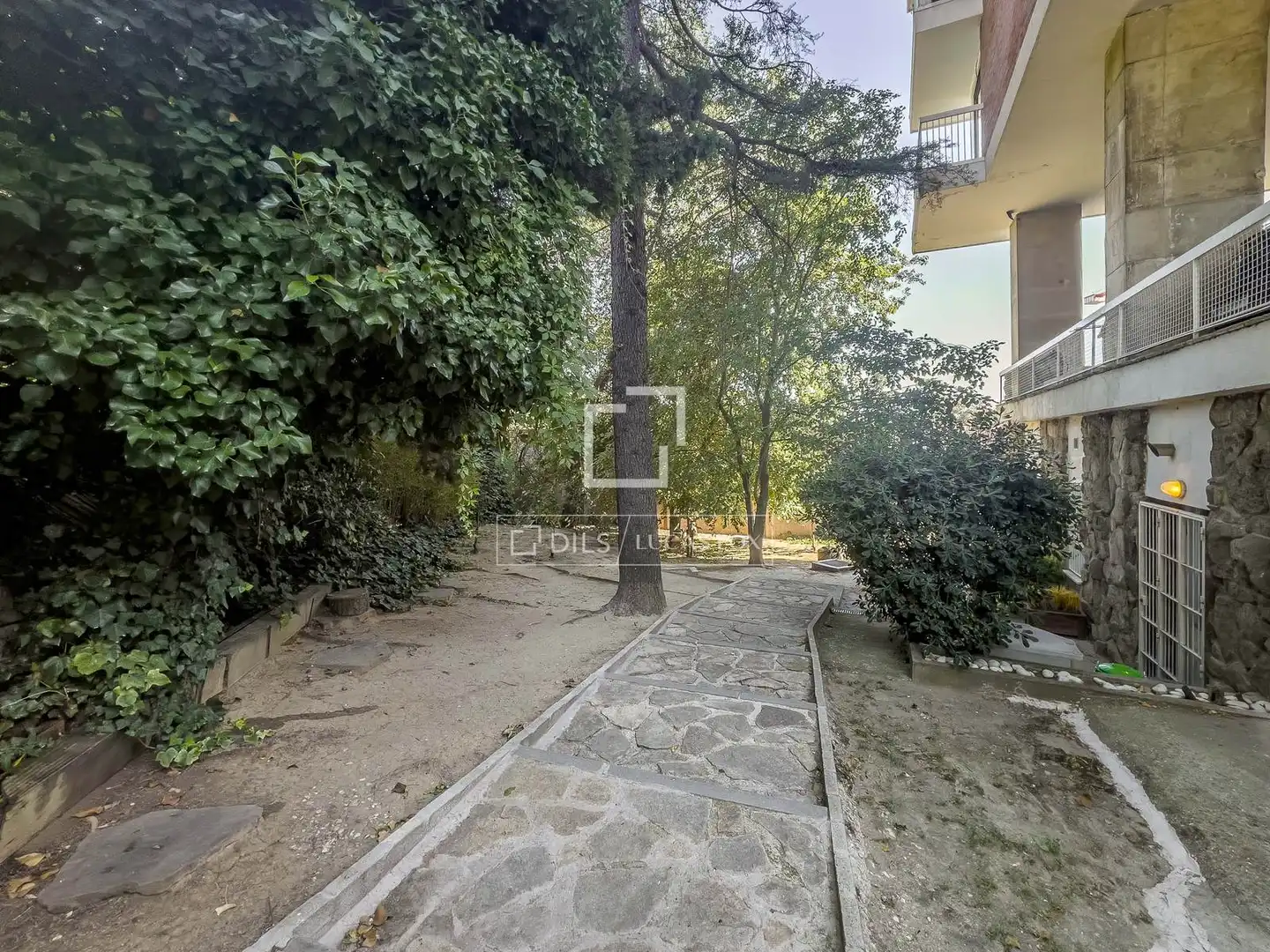 Flat for rent in Madrid  with Air Conditioner, Heating and Private garden