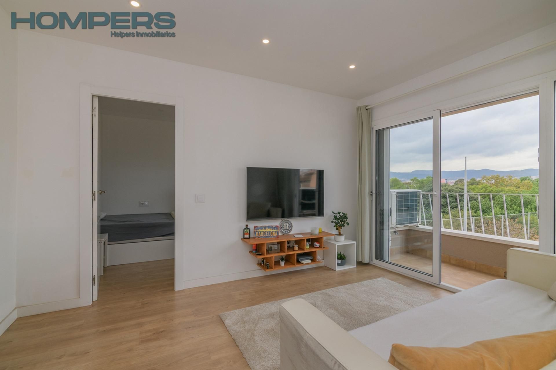 Sala de estar de Piso en venta en Sant Adrià de Besòs con Aire acondicionado y Balcón