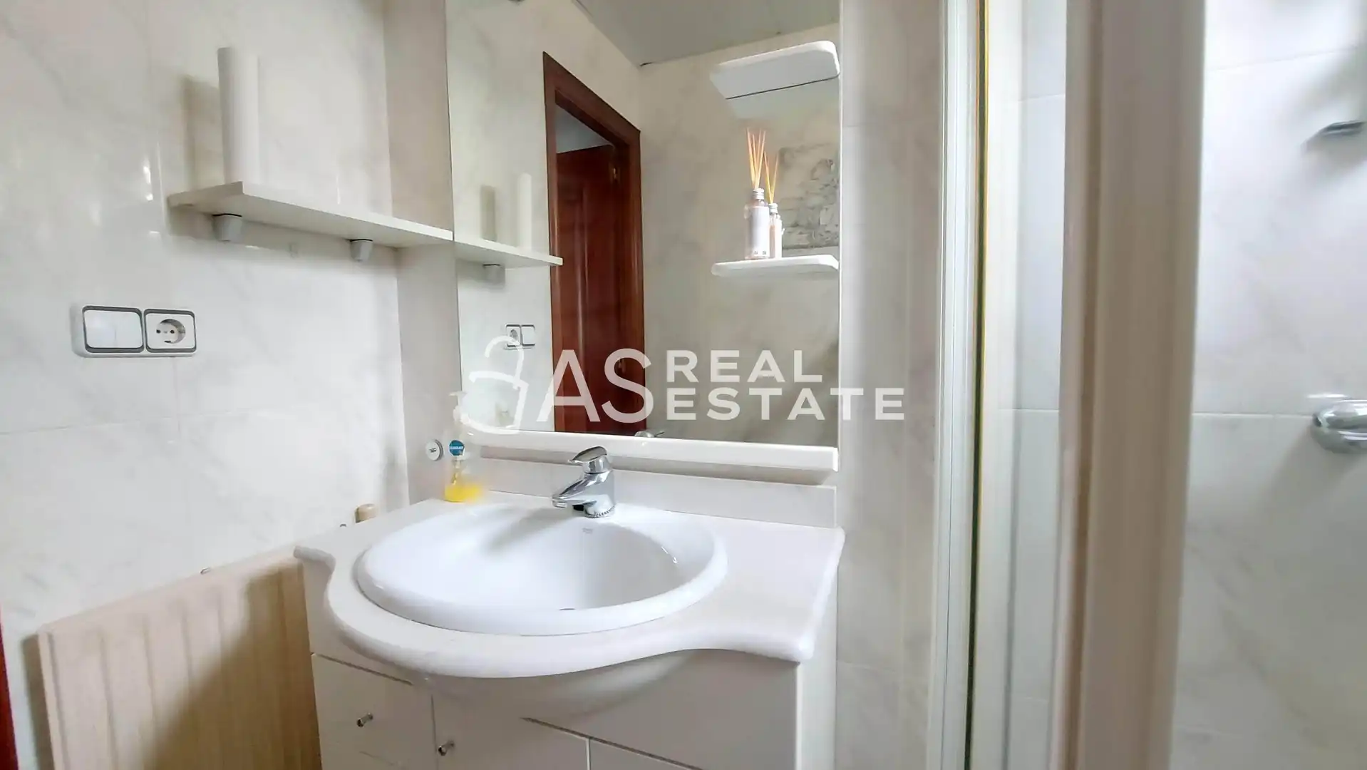 Baño de Piso en venta en Badia del Vallès con Amueblado