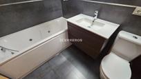 Bany de Apartament en venda en  Logroño amb Terrassa