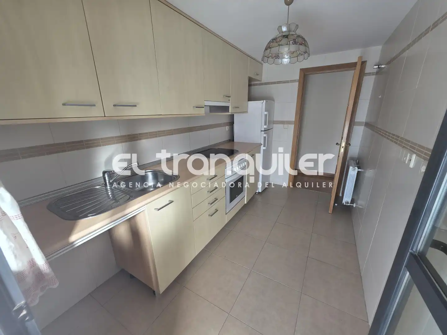Kitchen of Flat for rent in Madrid  with Air Conditioner, Parquet flooring and Swimming Pool