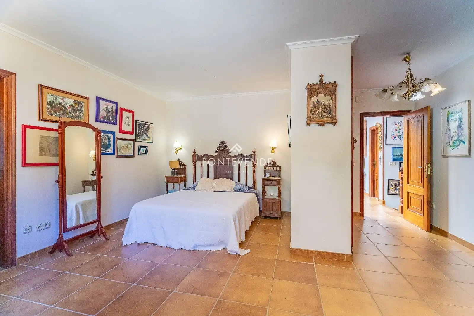 Dormitori de Casa o xalet en venda en Pontevedra Capital  amb Terrassa, Traster i Piscina