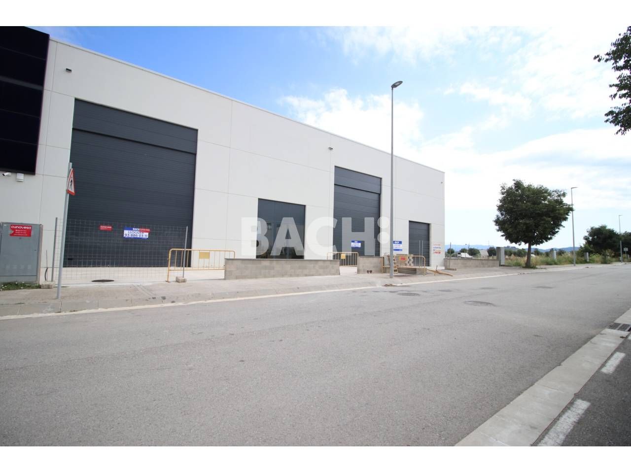 Exterior view of Industrial buildings to rent in Vic