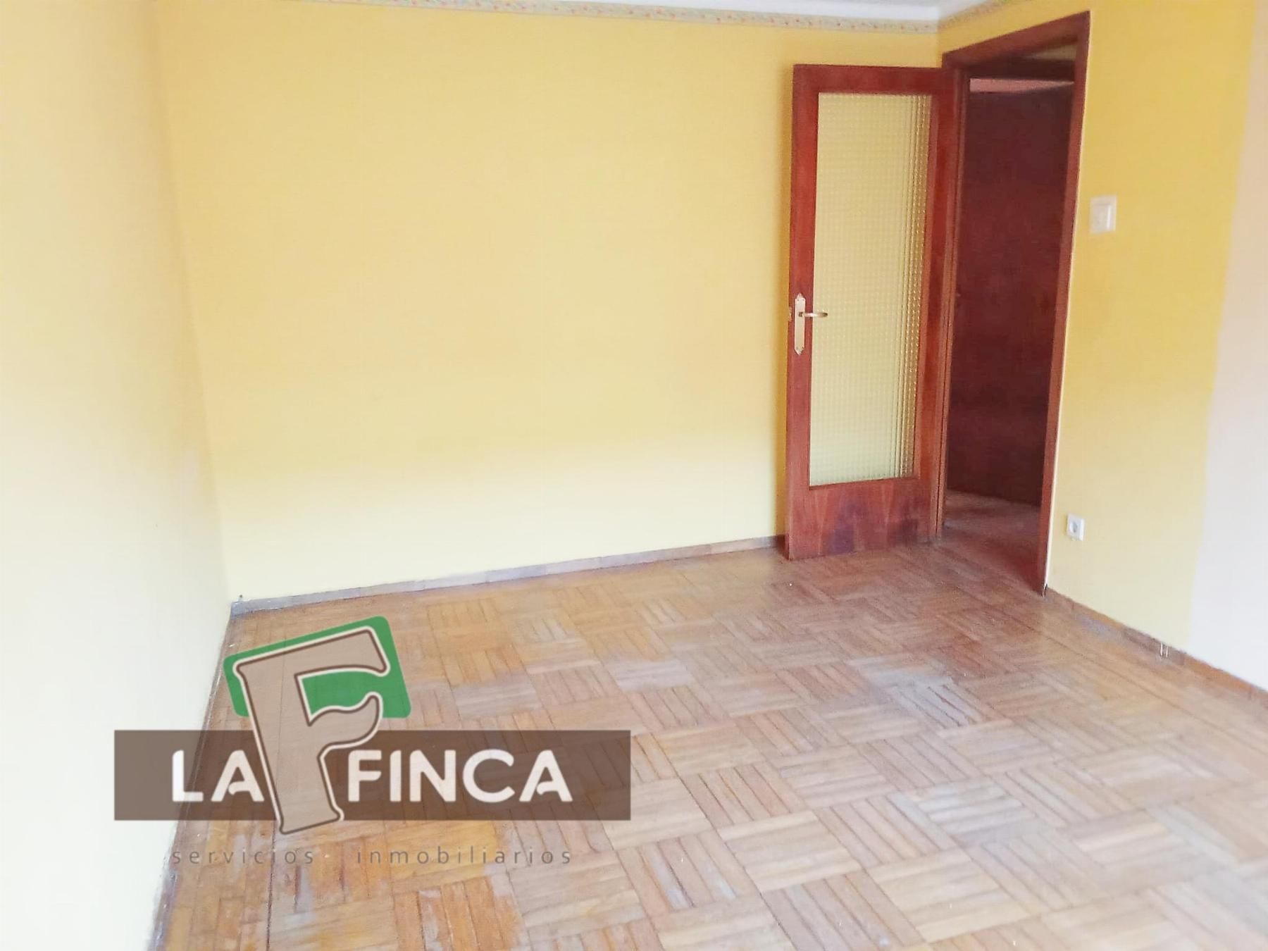 Pis en venda en Oviedo  amb Calefacció i Parquet