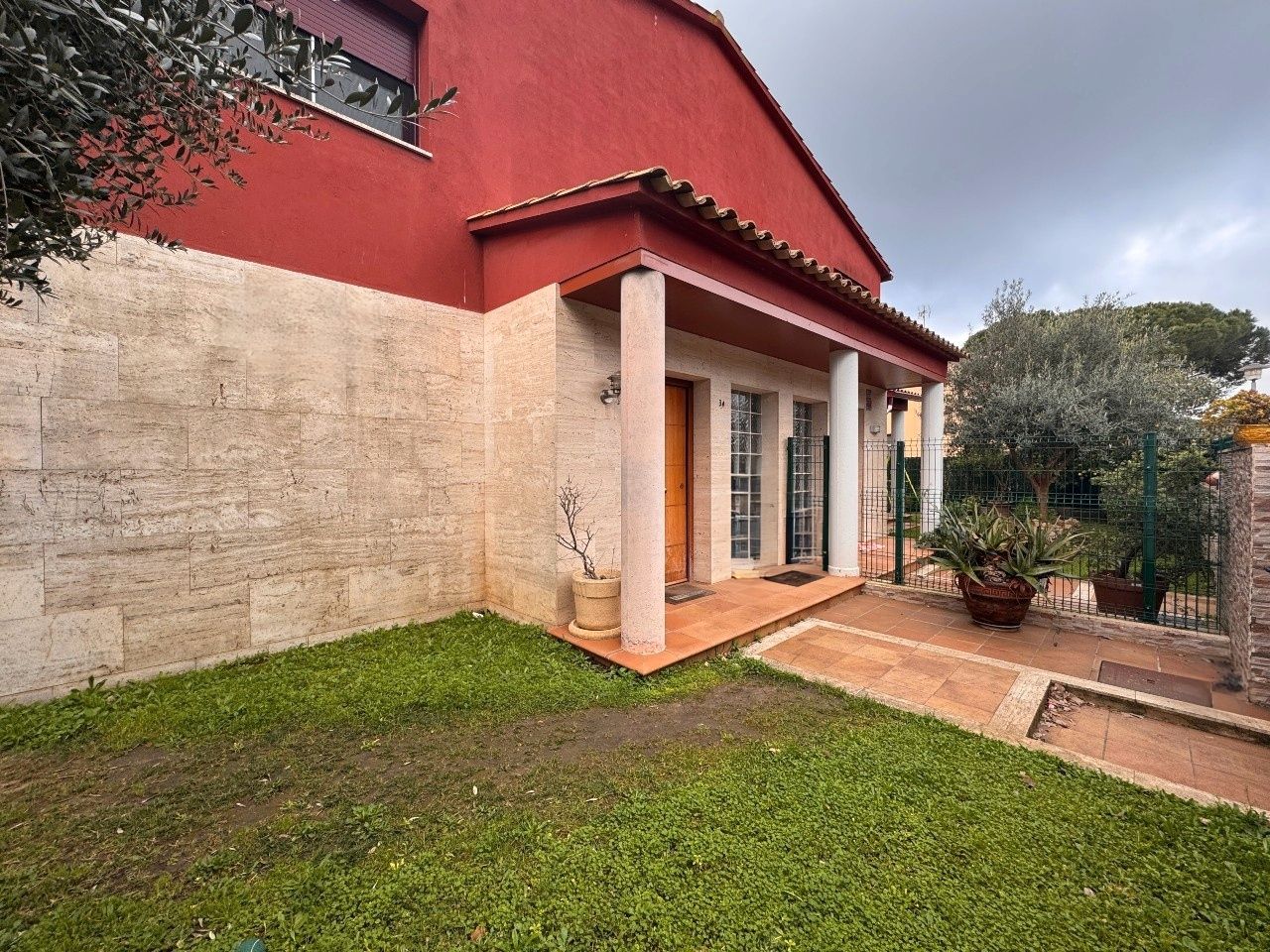 Vista exterior de Casa o xalet en venda en Palamós amb Aire condicionat, Calefacció i Jardí privat