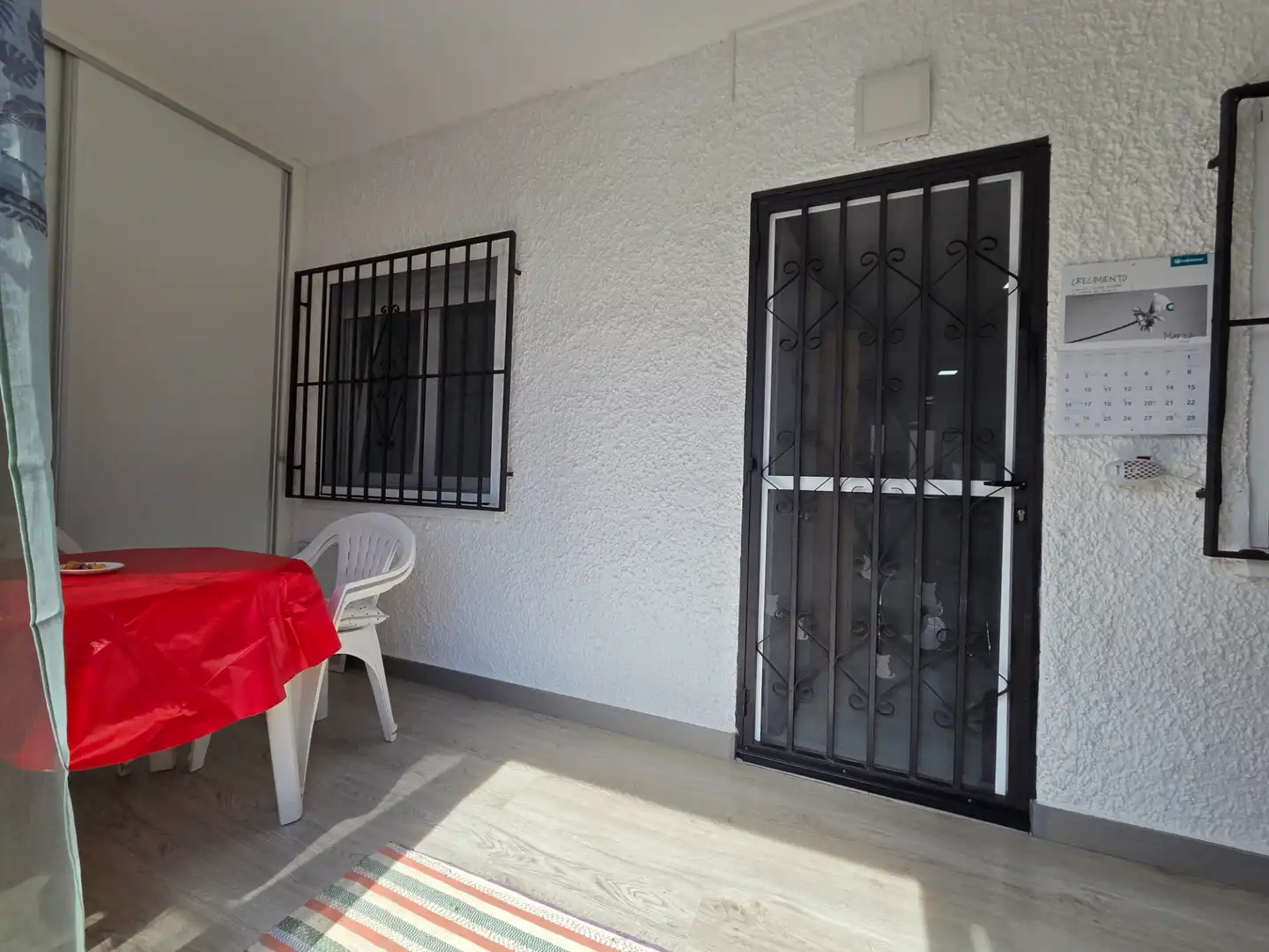 Terrasse von Einfamilien-Reihenhaus zum Verkauf in Torrevieja mit Klimaanlage, Terrasse und Abstellraum