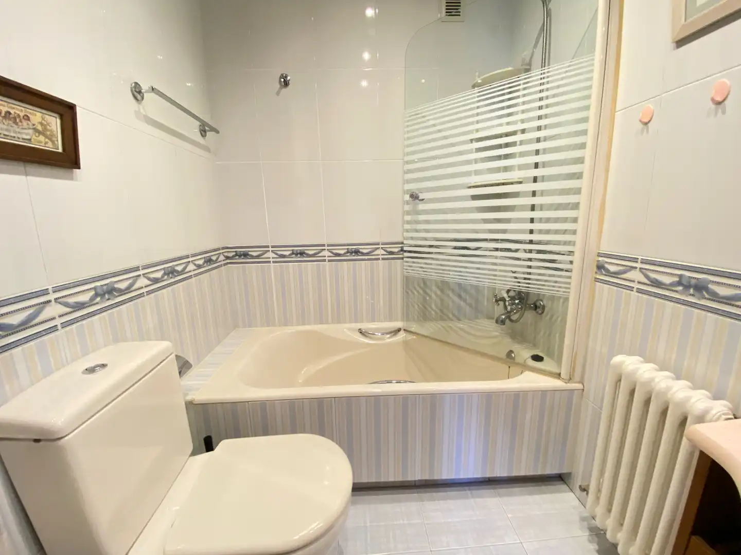 Baño de Piso de alquiler en Bilbao  con Calefacción, Terraza y Amueblado