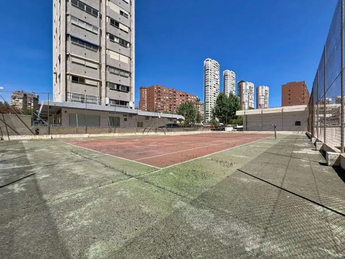 Vista exterior de Piso en venta en Benidorm con Aire acondicionado, Calefacción y Jardín privado