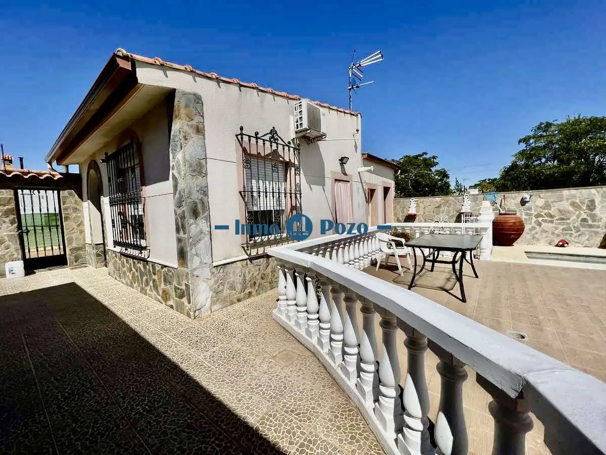 Chalet con piscina en venta en Almendralejo, imagen 2