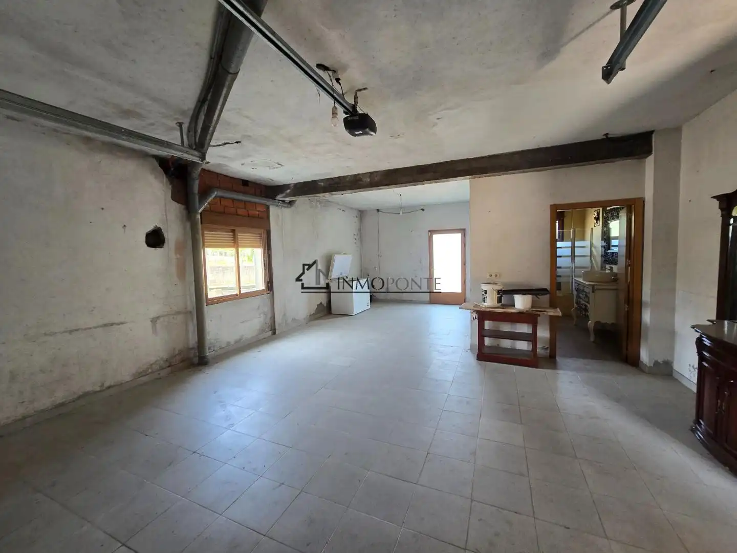 Sala d'estar de Casa o xalet en venda en Pontevedra Capital  amb Calefacció, Jardí privat i Terrassa