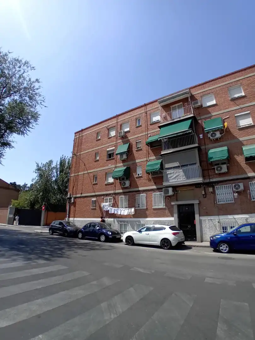 Außenansicht von Wohnung zum Verkauf in Madrid