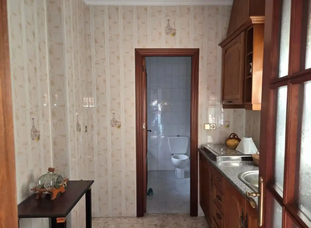 Cuina de Casa adosada en venda en Mairena del Aljarafe amb Aire condicionat, Terrassa i Moblat