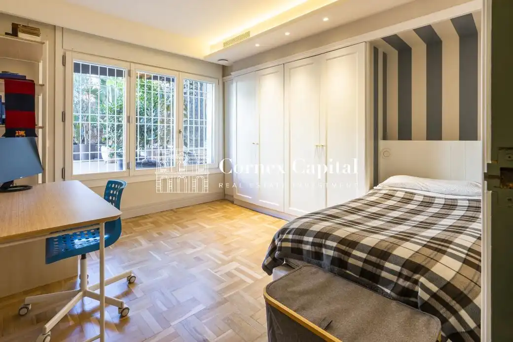 Habitación de Piso en venta en Barcelona con Aire acondicionado, Terraza y Trastero