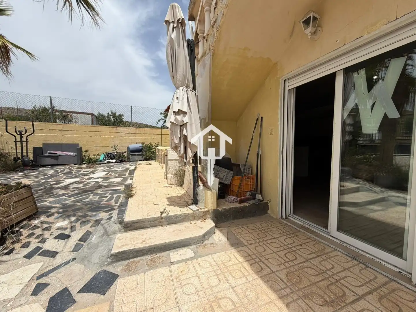 Vista exterior de Pis en venda en Alicante / Alacant amb Jardí privat, Traster i Piscina