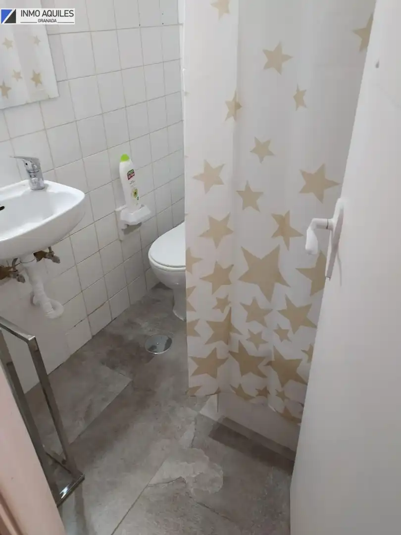 Bathroom of Study for rent in Granada