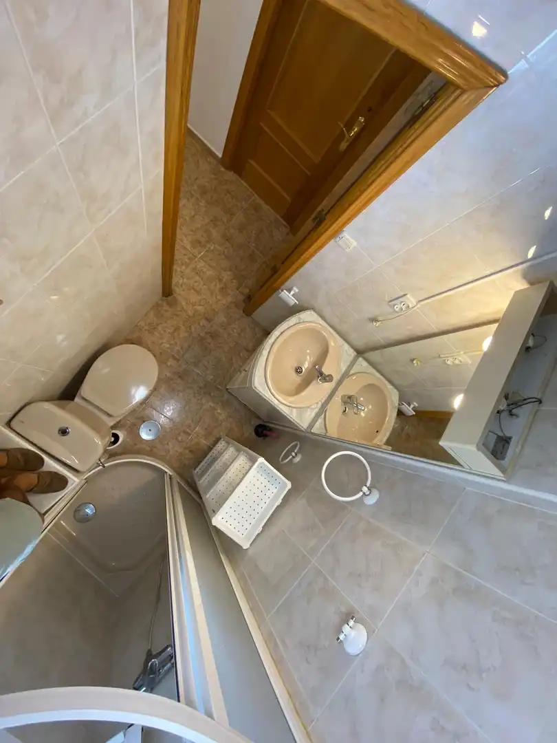 Room in Calle de Pedro Laborde, 10, Portazgo