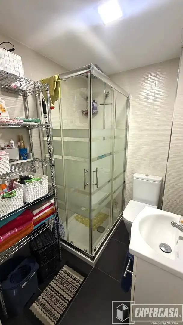 Badezimmer von Wohnungen zum Verkauf in Valencia mit Klimaanlage