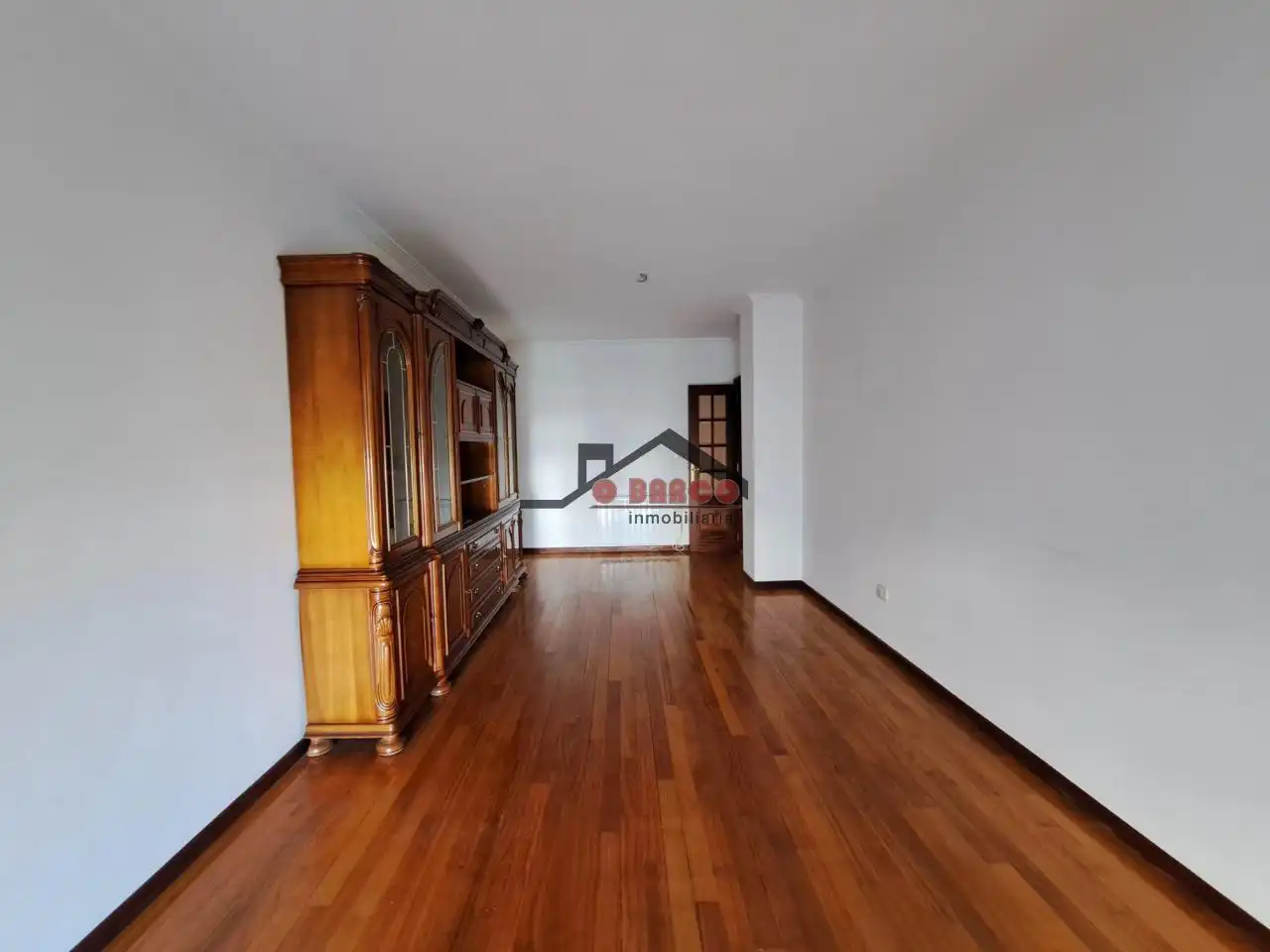 Sala de estar de Piso en venta en O Barco de Valdeorras   con Calefacción, Trastero y Balcón