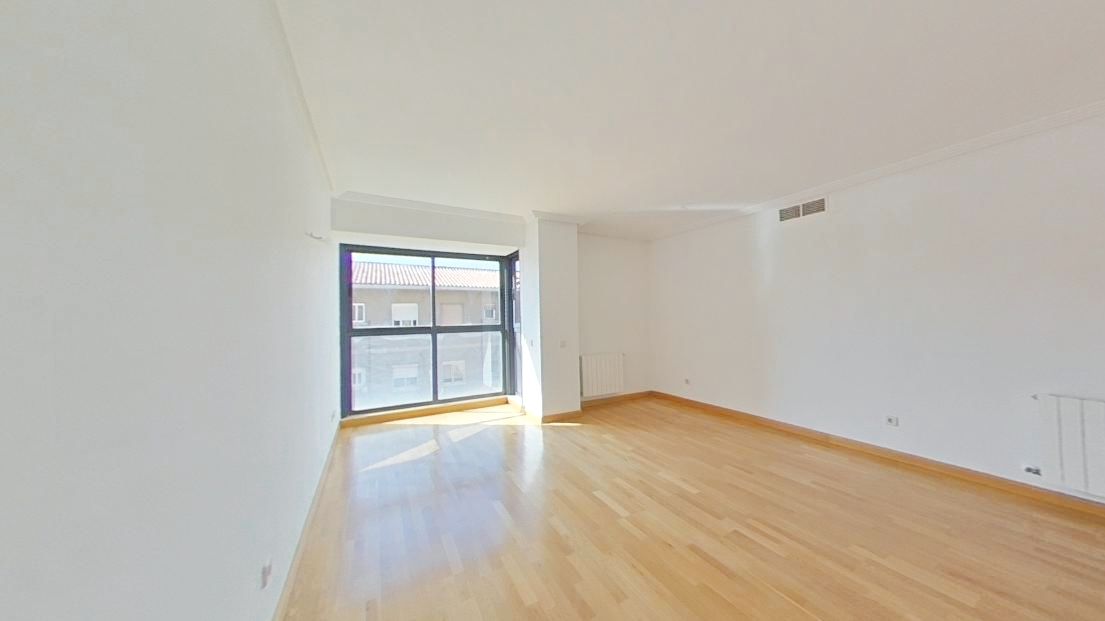 Exterior view of Flat for sale in  Madrid Capital  with Air Conditioner, Heating and Private garden