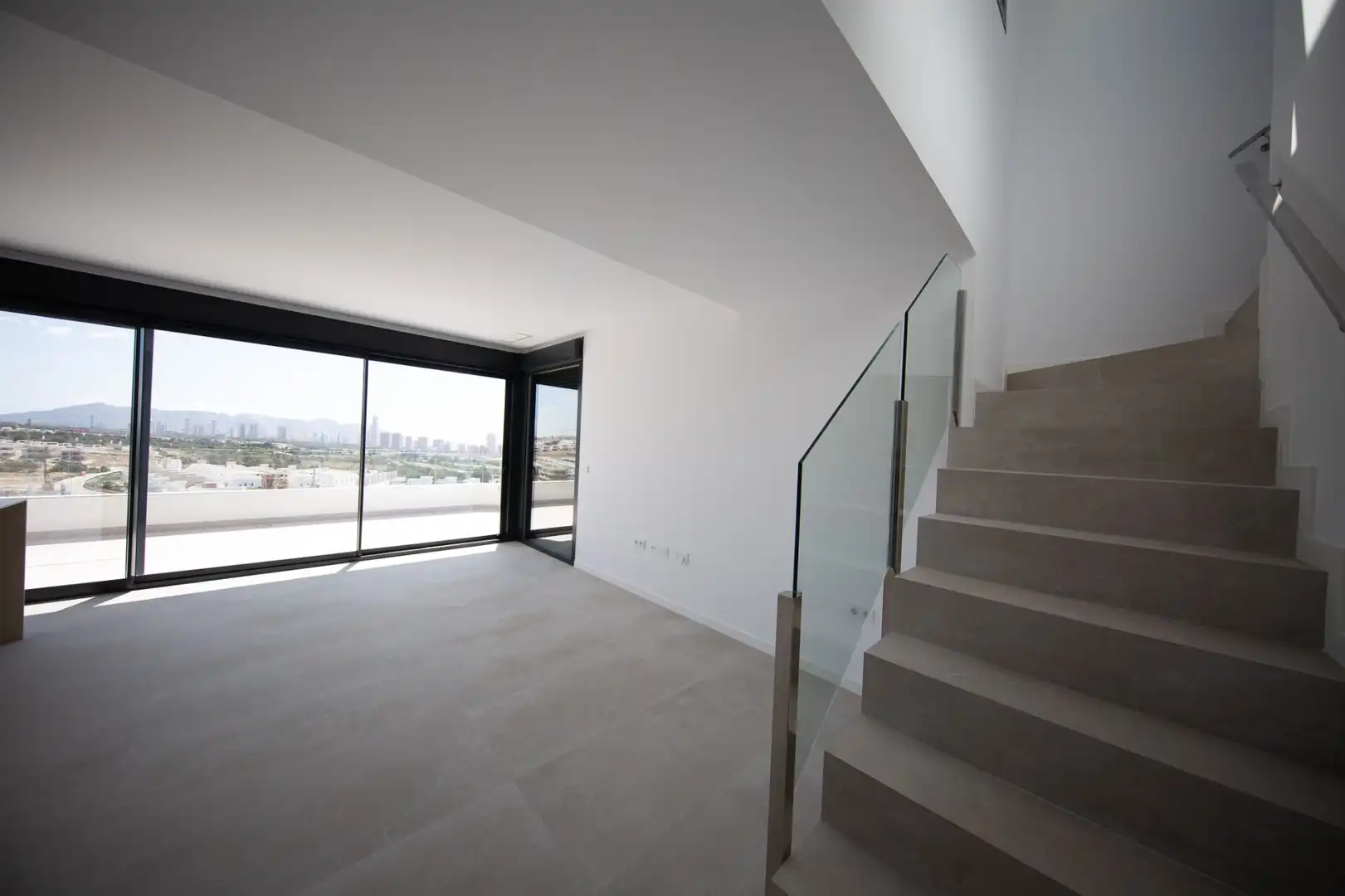 Ático de alquiler en Finestrat con Aire acondicionado, Calefacción y Jardín privado