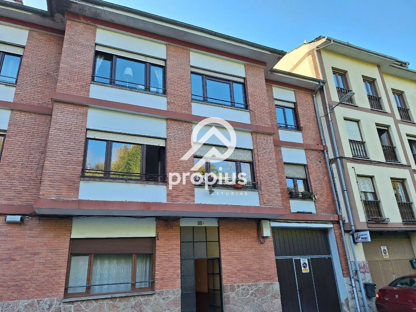 Vista exterior de Piso en venta en Cangas de Onís con Calefacción, Parquet y Trastero