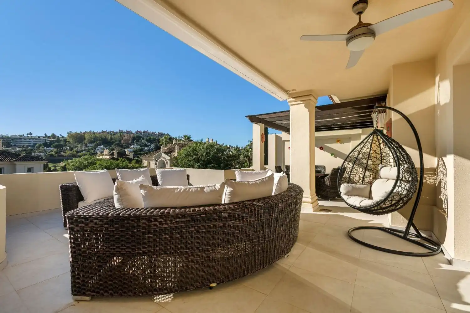Penthouse with pool for sale in Nueva Andalucía, imagen 10
