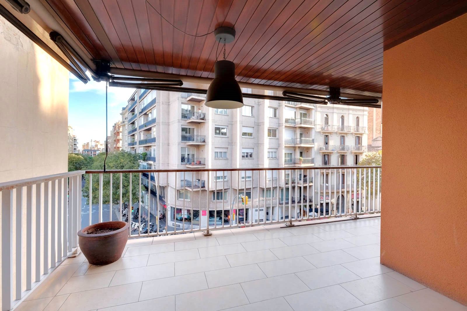 Terrassa de Pis en venda en  Barcelona Capital amb Aire condicionat, Parquet i Terrassa