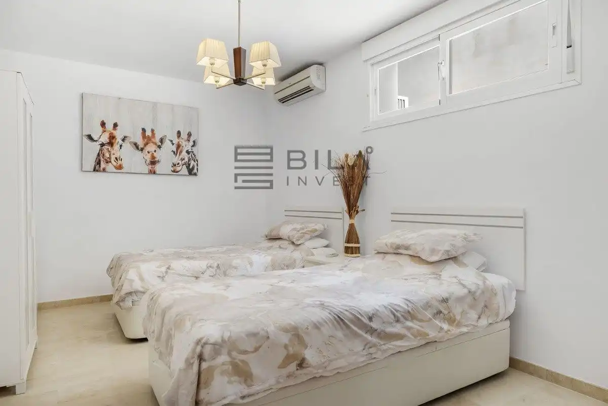 Chalet con piscina en venta en Cerros del Aguila, imagen 41