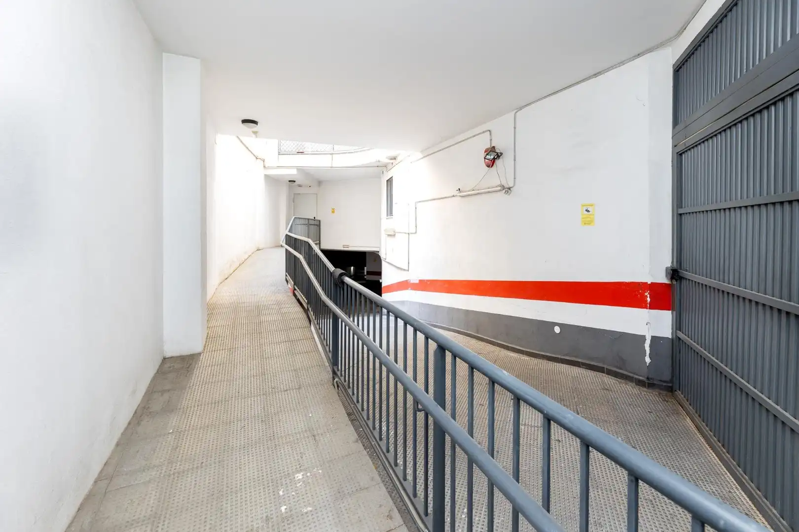 Flat for sale in Granada  with Air Conditioner, Heating and Storage room