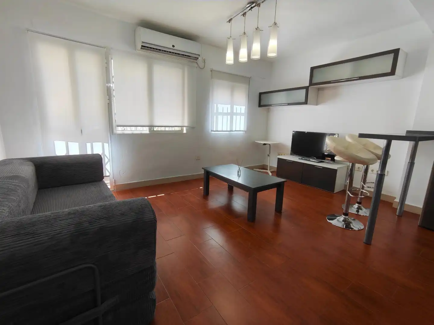 Sala de estar de Apartamento de alquiler en Sevilla con Aire acondicionado, Calefacción y Amueblado