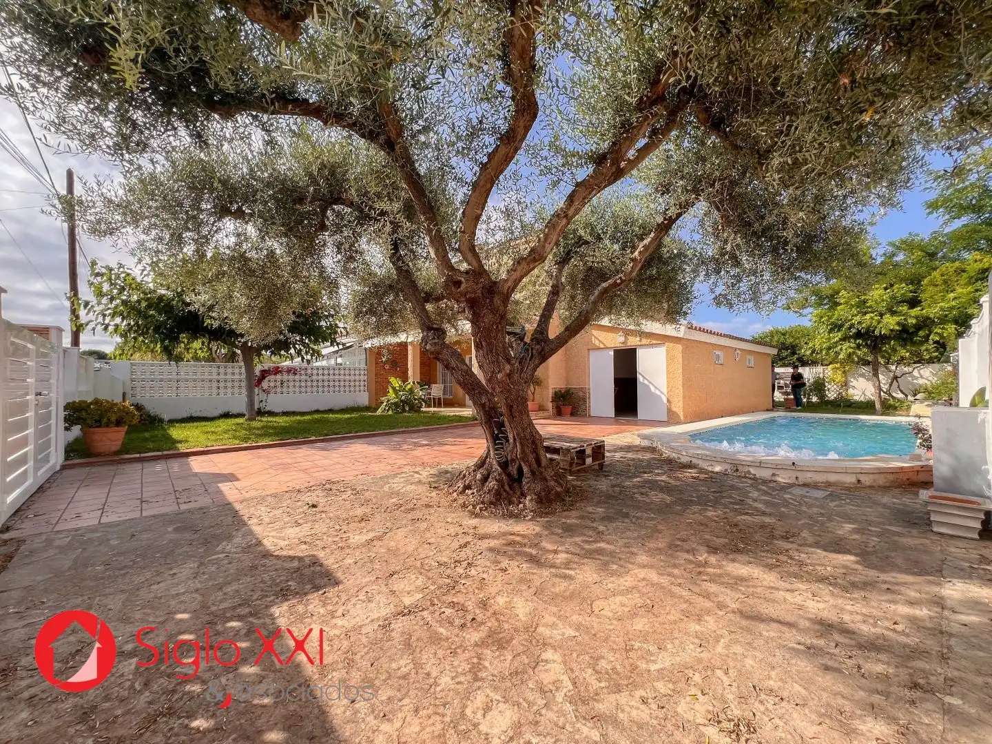 Außenansicht von Einfamilien-Reihenhaus zum Verkauf in Castellón de la Plana / Castelló de la Plana mit Klimaanlage, Heizung und Terrasse