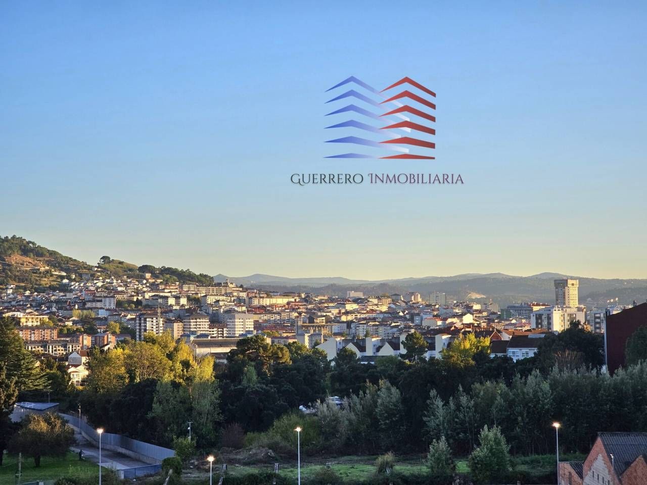 Vista exterior de Piso en venta en Ourense Capital  con Calefacción, Parquet y Trastero