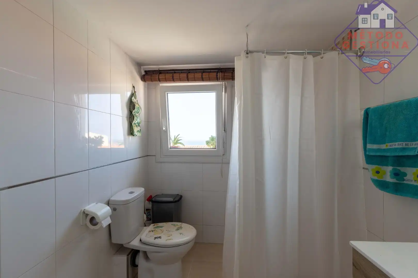 Badezimmer von Wohnung zum Verkauf in Santander mit Balkon