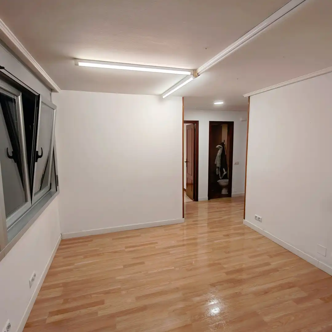 Büro zur Miete in A Coruña Capital  mit Möbliert