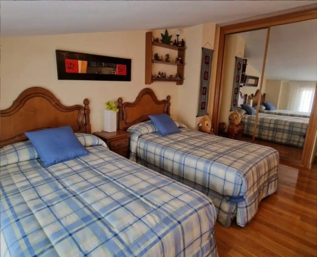 Schlafzimmer von Maisonette zum Verkauf in Plasencia mit Klimaanlage, Heizung und Terrasse