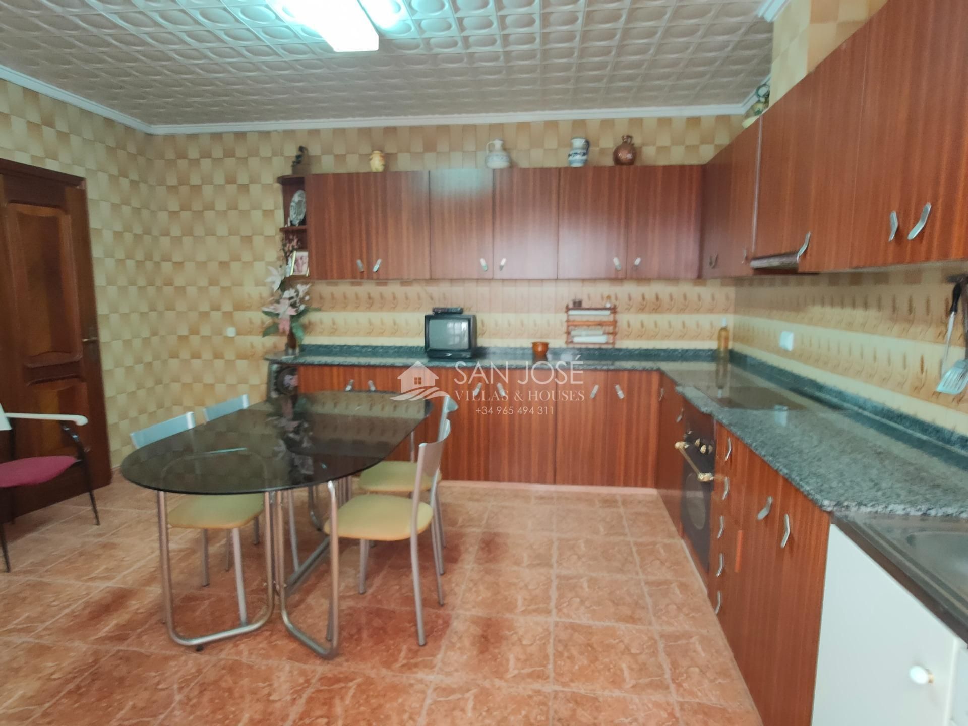 Cuina de Casa o xalet en venda en Aspe amb Terrassa, Traster i Balcó
