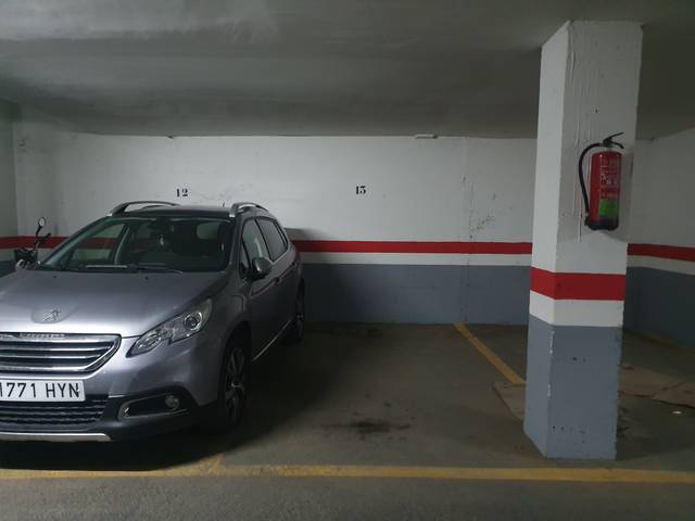Garaje en Venta en Guadix