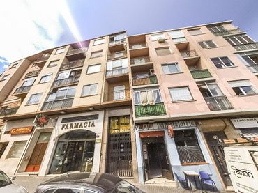 Flat with balcony for sale in Calle de Pablo Parellada 22