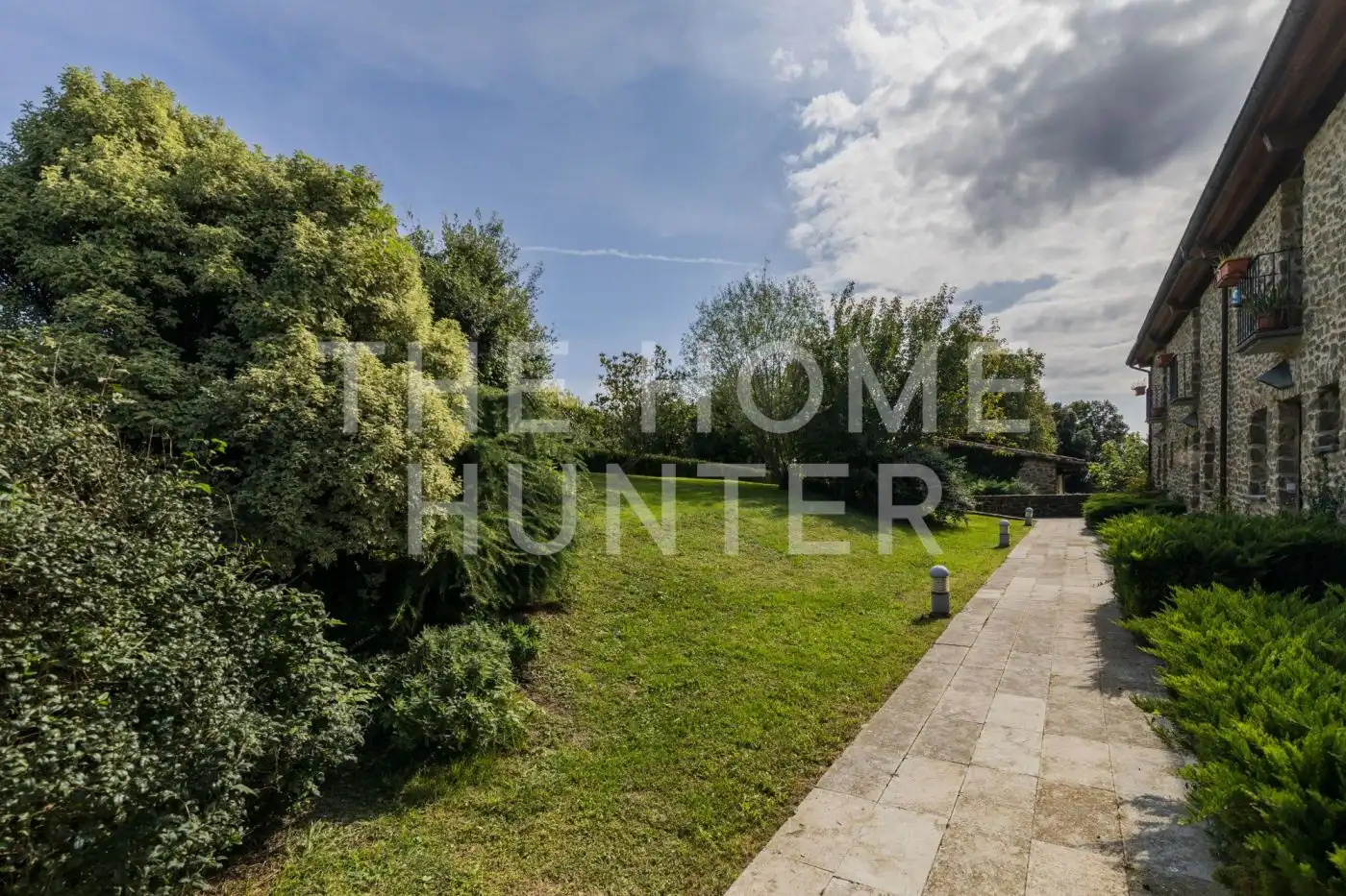 Jardí de Finca rústica en venda en Sant Aniol de Finestres amb Aire condicionat, Calefacció i Jardí privat