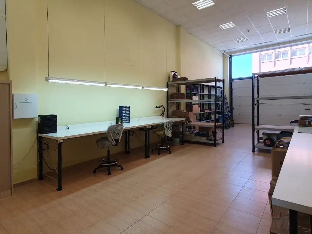 Local en venta en Santander con Parquet, Amueblado y Alarma