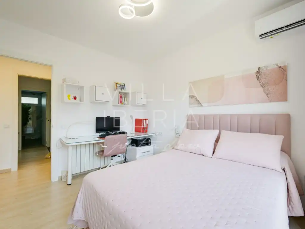 Habitación de Casa o chalet en venta en Castell d'Aro, Platja d'Aro i s'Agaró con Aire acondicionado, Calefacción y Jardín privado