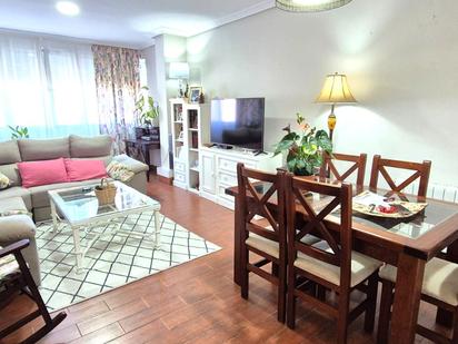 Living room of Flat for sale in Badajoz Capital  with Air Conditioner, Heating and Parquet flooring