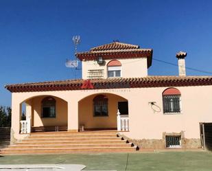 Exterior view of House or chalet for sale in Chiclana de la Frontera  with Air Conditioner, Heating and Private garden